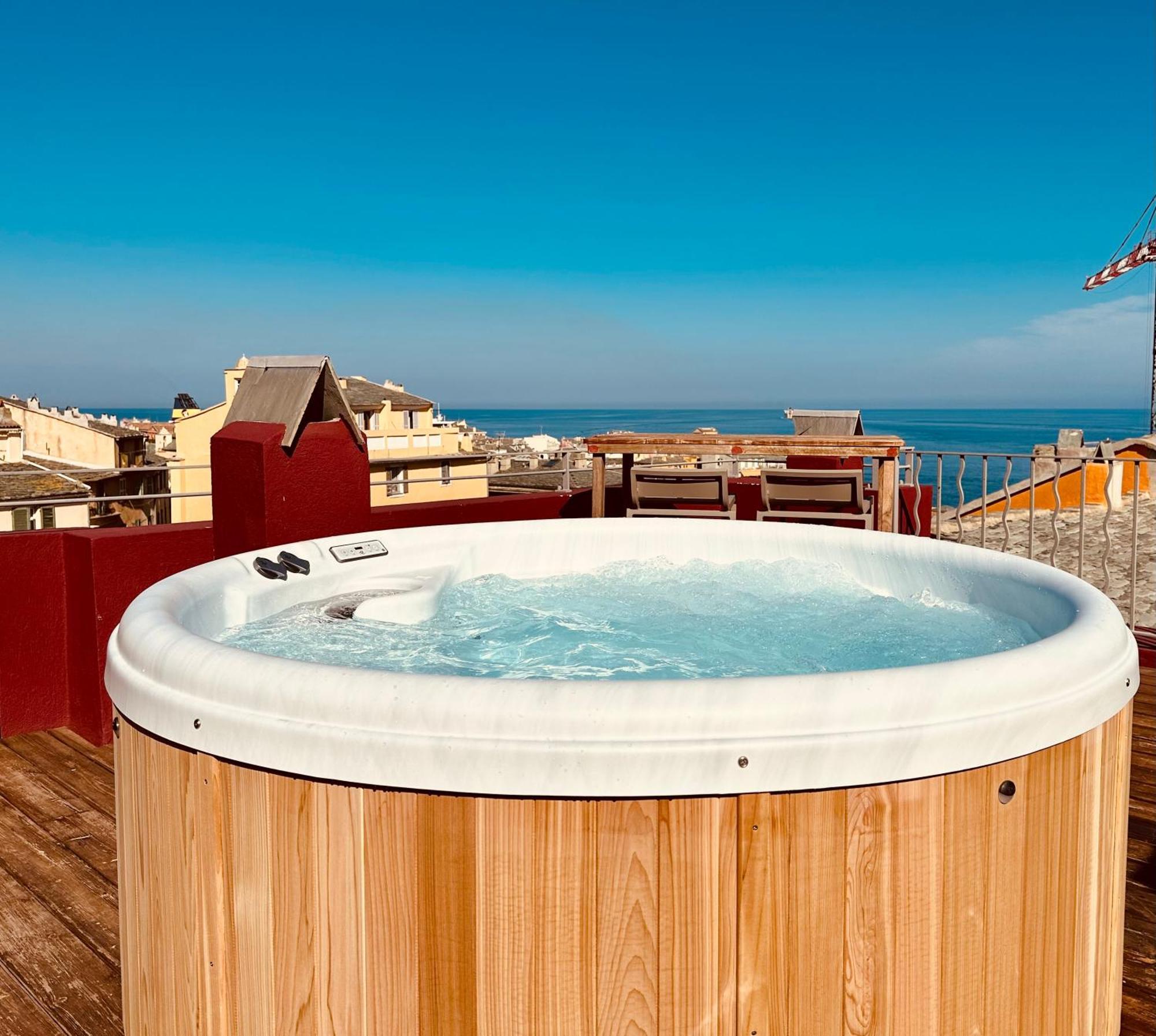 בסטיה Pepites Bastiaises Vatta Appartement Roof Top Jacuzzi Vue Vieux Port מראה חיצוני תמונה